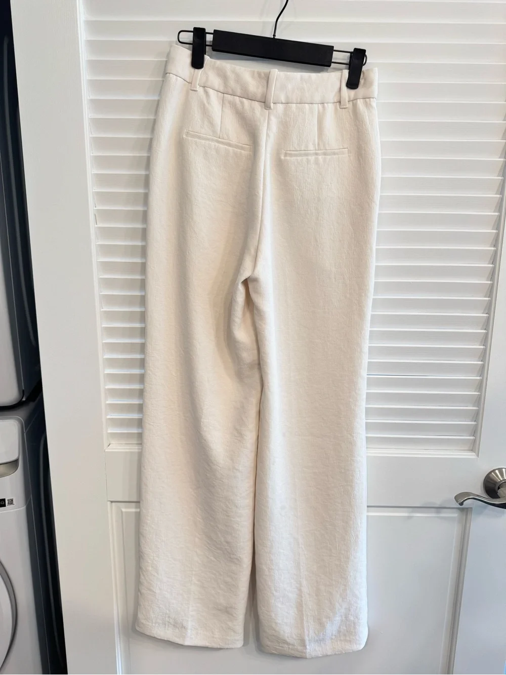 Aritzia Effortless Pant - Crepette Light Birtch - Picture 4 of 7